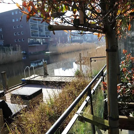 De Groene Tunnel Bed & Breakfast Amsterdam