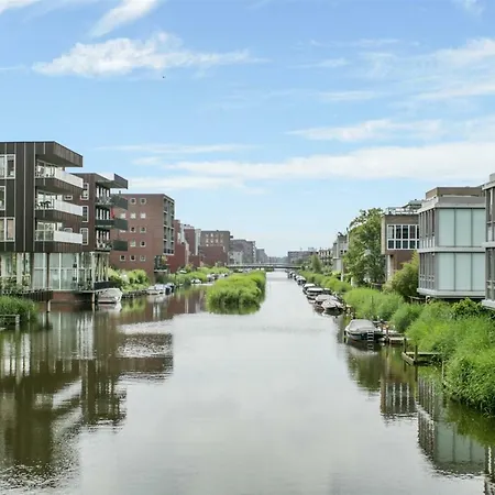 De Groene Tunnel Bed & Breakfast Amsterdam