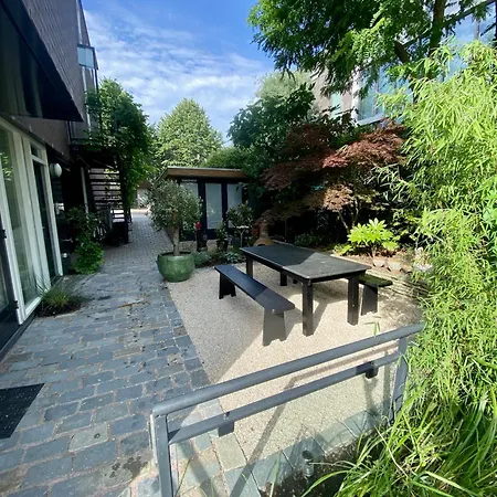 بيت ضيافة The Tunnel