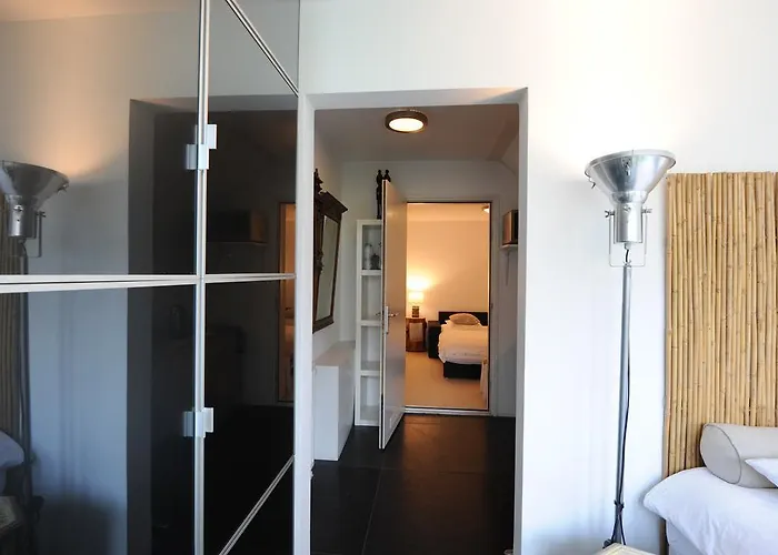 The Tunnel Gæstehus 4*