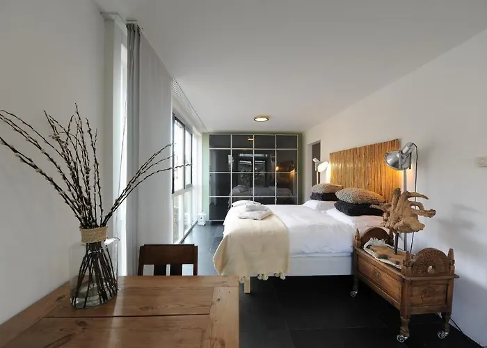 The Tunnel Gæstehus 4*