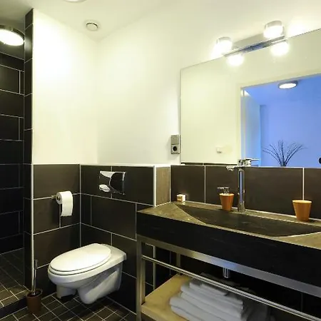 The Tunnel Πανσιόν